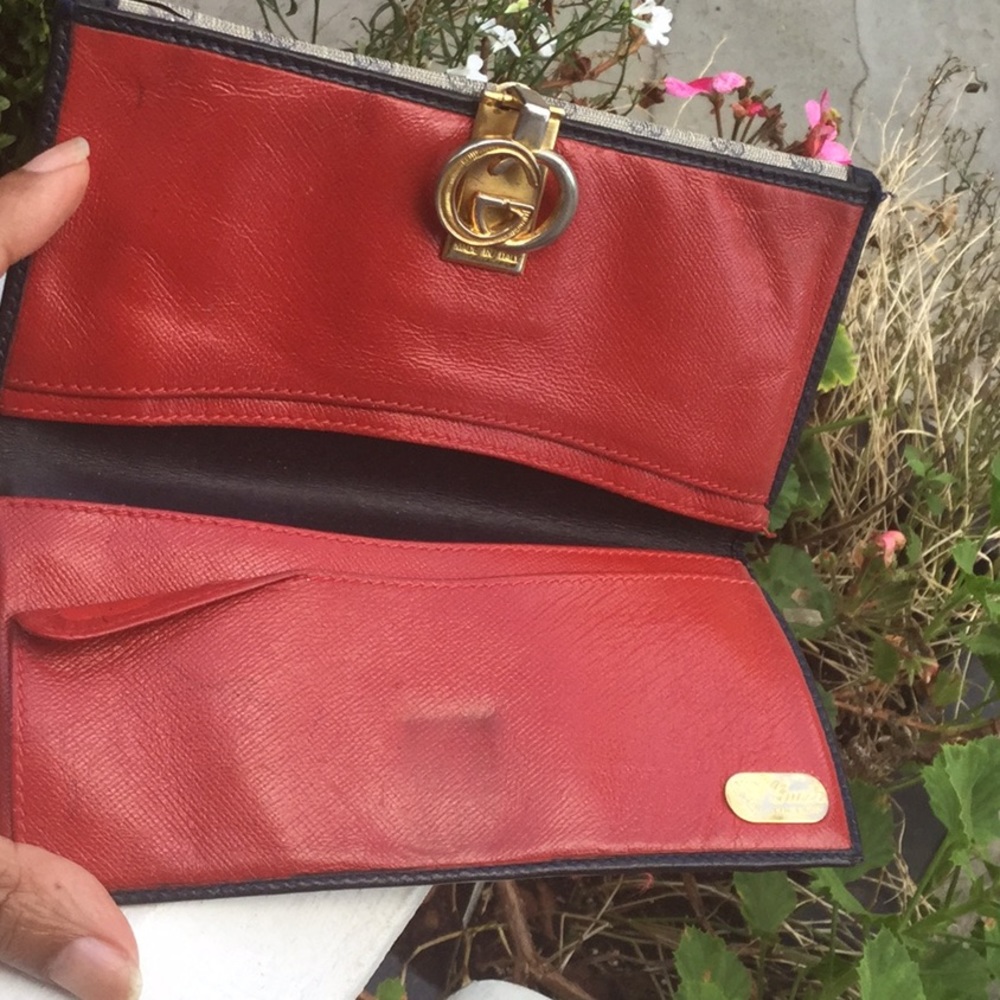 Authentic Gucci Wallet - Picture 4 of 6